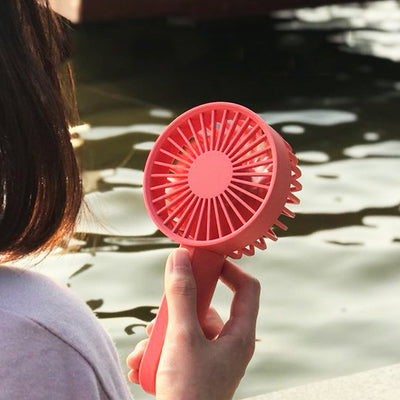 Portable handheld fan